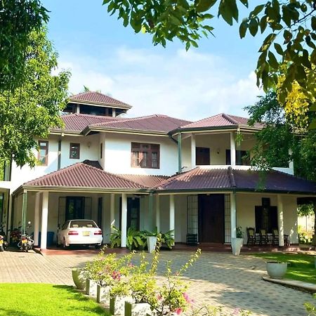 Golden Residence 아누라다푸라 외부 사진