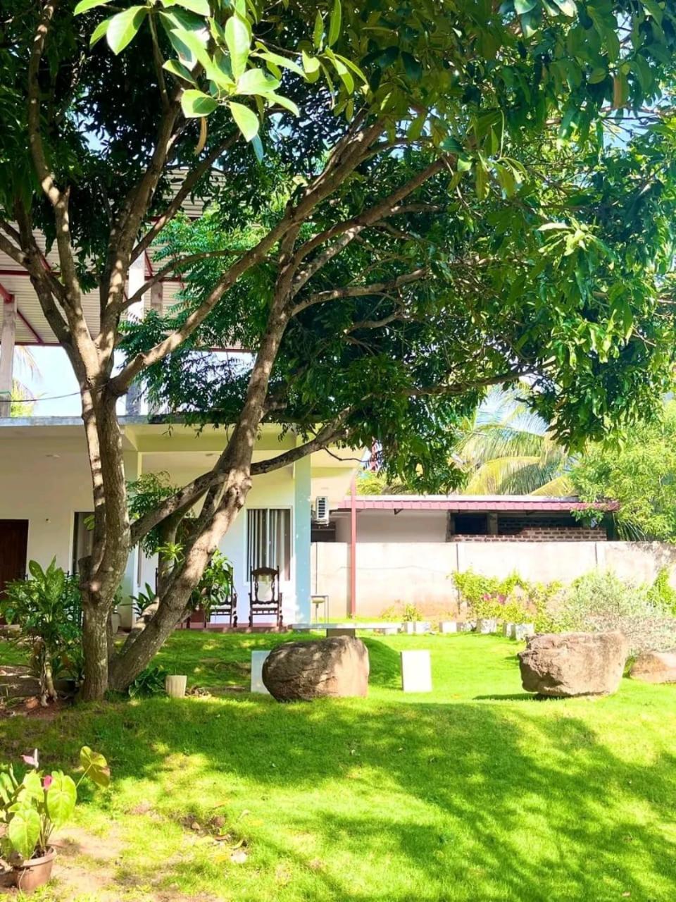 Golden Residence 아누라다푸라 외부 사진