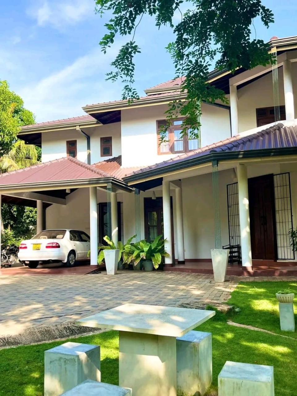 Golden Residence 아누라다푸라 외부 사진