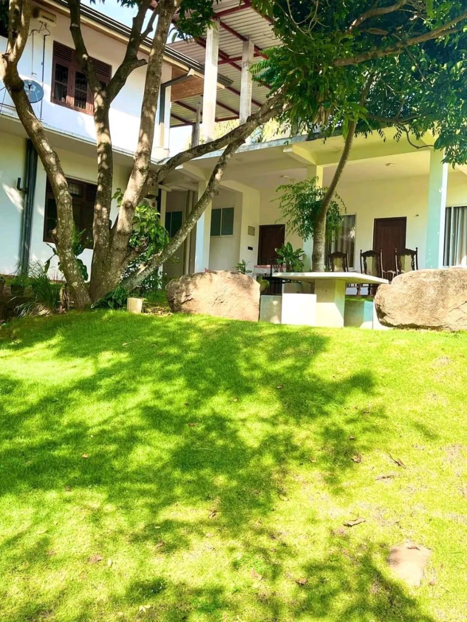 Golden Residence 아누라다푸라 외부 사진